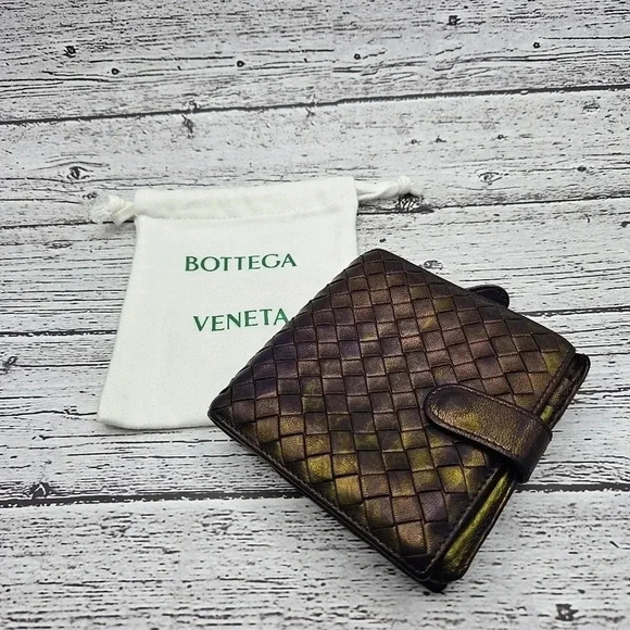 Bottega Veneta Intrecciato Purple and Gold Zip Wallet - Picture 1 of 7